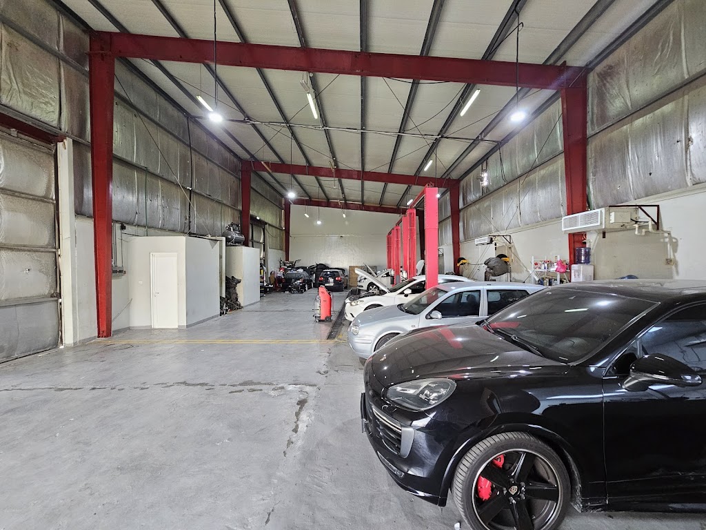 The Mechanic Garage