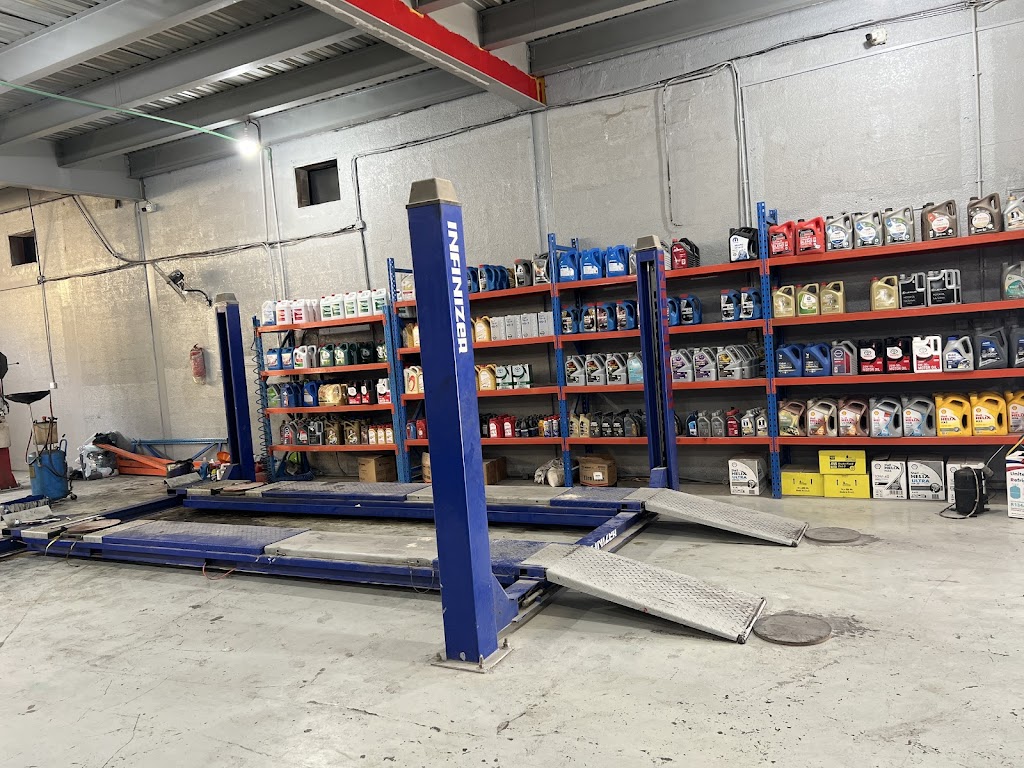 Grand city auto services- Car Tire Shop | Car Repair & Car Service in Al Quoz, Dubai