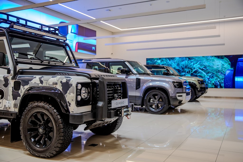 Premier Motors Al Ain – Land Rover Showroom