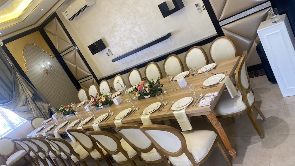 Town hospitality twn llDyf@