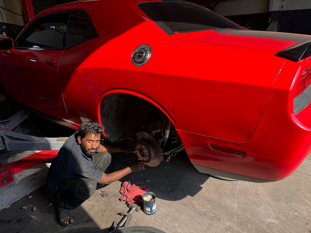 Right Way Garage , Auto repairs, Denting, Painting, Garage in Dubai