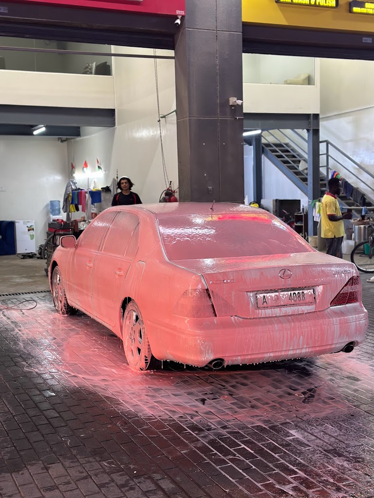Al Dana car wash and polishing