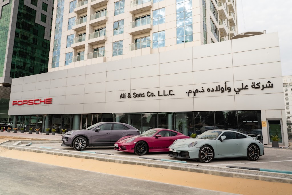 Porsche Centre Abu Dhabi – New Cars Showroom