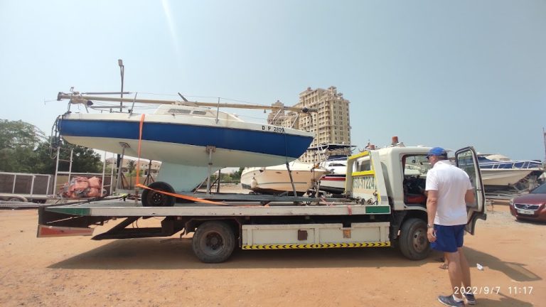 rs lkhymh wnsh syrt lkhdmtCar towing service in Ras Al khaimah